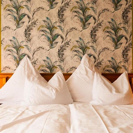 Biobausewein Wein Hotel Leben Ипхофен Экстерьер фото