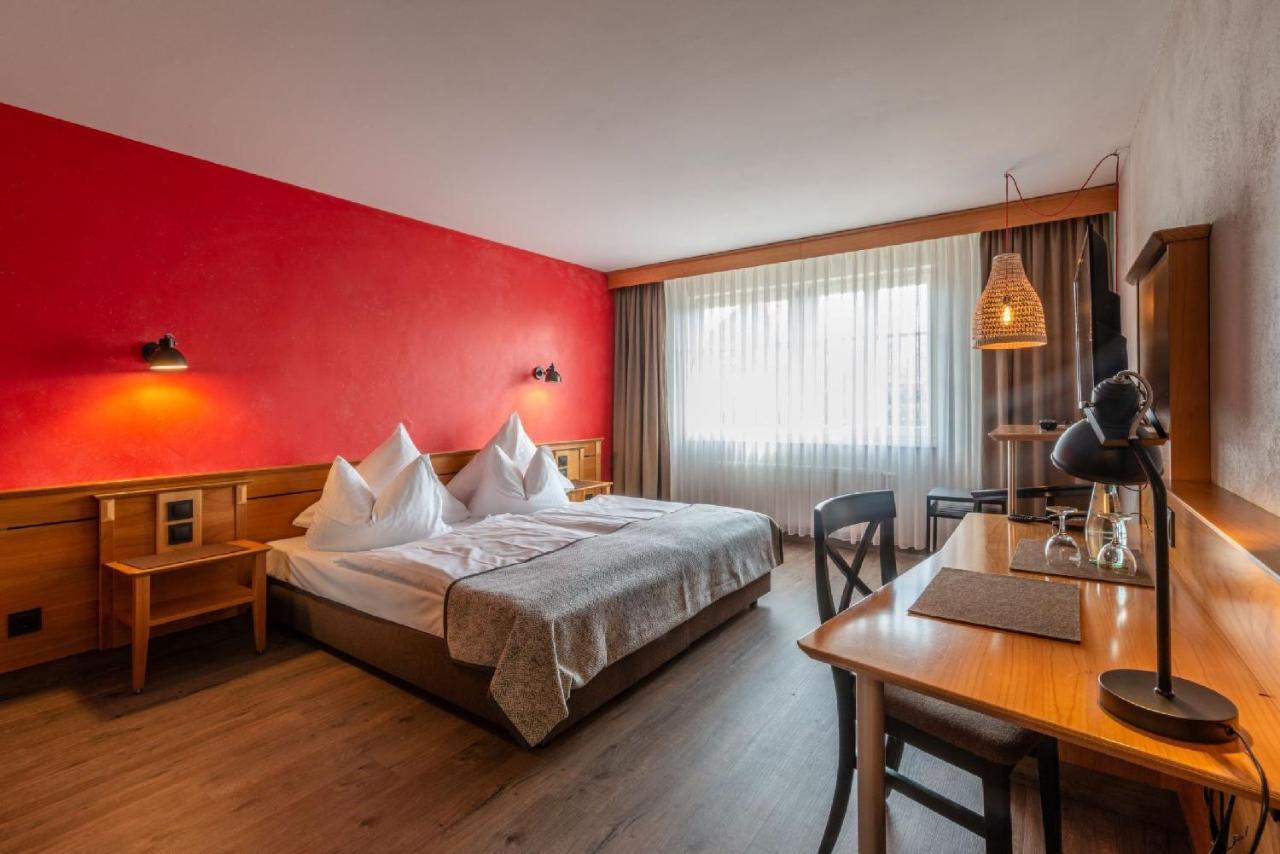 Biobausewein Wein Hotel Leben Ипхофен Экстерьер фото